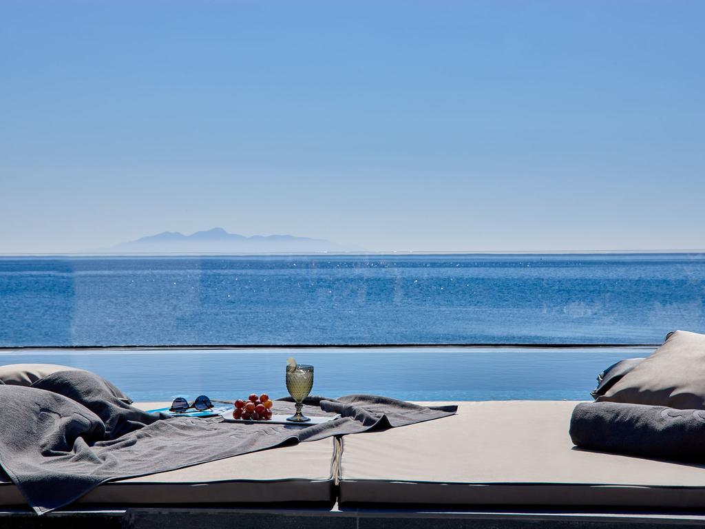 Incognito Beach Villa Santorini Kamári Eksteriør billede