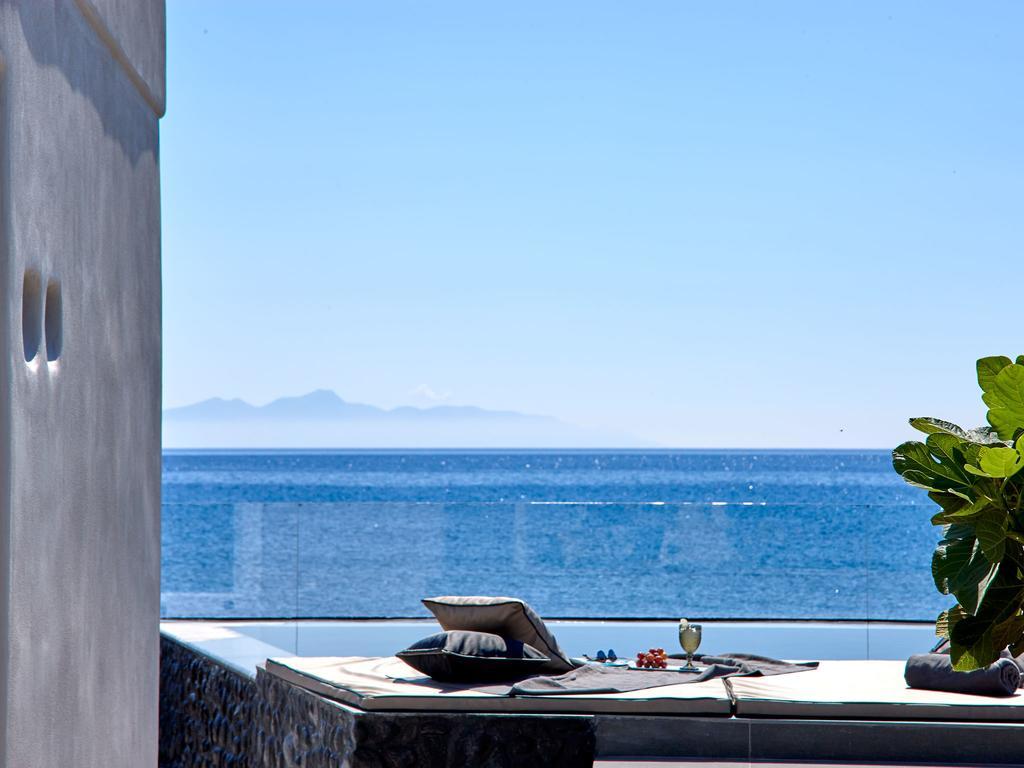 Incognito Beach Villa Santorini Kamári Eksteriør billede