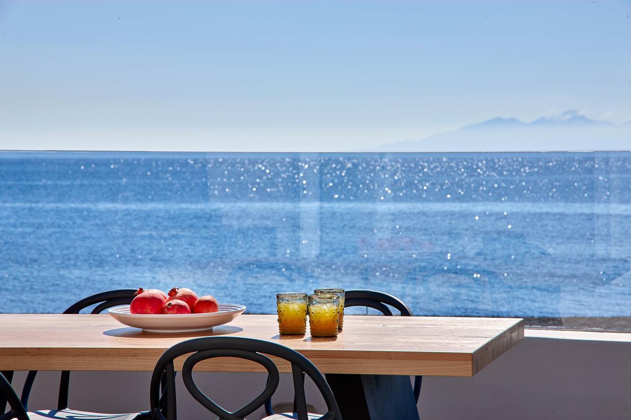 Incognito Beach Villa Santorini Kamári Eksteriør billede